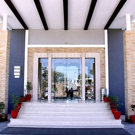 Continent Hotel Nawanshahr Nawāshahr Exterior foto